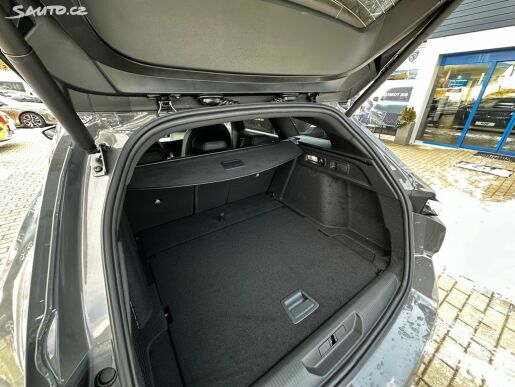 Peugeot 308 SW GT Hybrid 136 e-DCS6