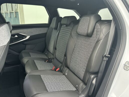 Peugeot 5008 ALLURE Hybrid 136 e-DCS6