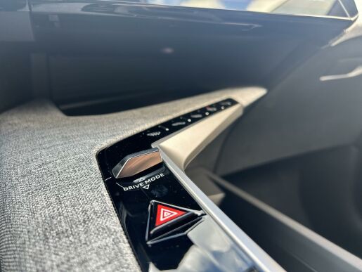 Peugeot 5008 ALLURE Hybrid 136 e-DCS6