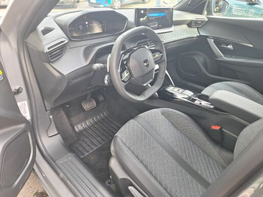 Peugeot 2008 ALLURE 1.2 PT 130K EAT8