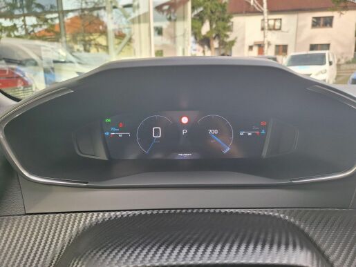 Peugeot 2008 ALLURE 1.2 PT 130K EAT8