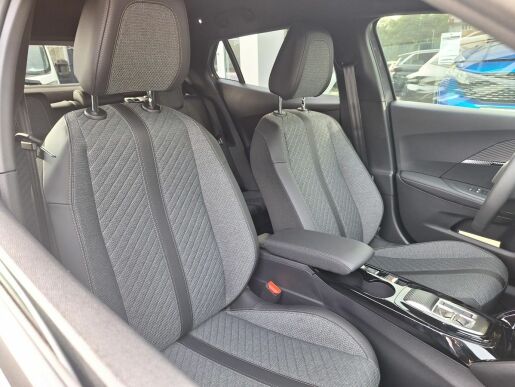 Peugeot 2008 ALLURE 1.2 PT 130K EAT8