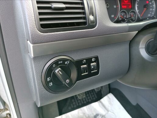 Volkswagen Touran 2,0 TDi 105k / MAN6