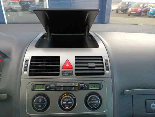 Volkswagen Touran 2,0 TDi 105k / MAN6