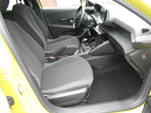 Peugeot 208 STYLE Elektromotor 100 kW / 13