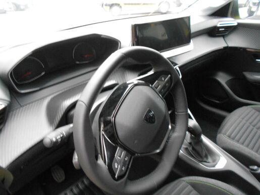 Peugeot 208 STYLE Elektromotor 100 kW / 13