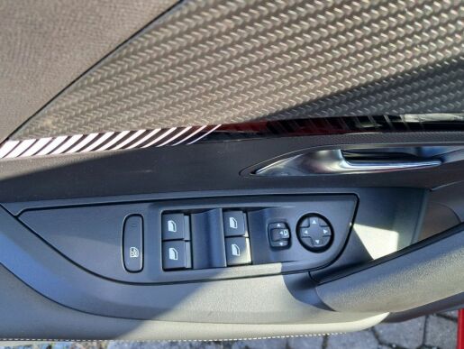 Peugeot 2008 2008 ALLURE PureTech 100 S&amp
