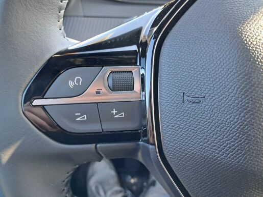 Peugeot 2008 2008 ALLURE PureTech 100 S&amp