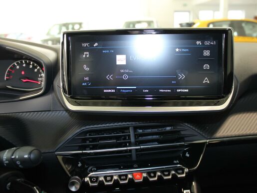 Peugeot 2008 STYLE PureTech 100 S&S MAN6