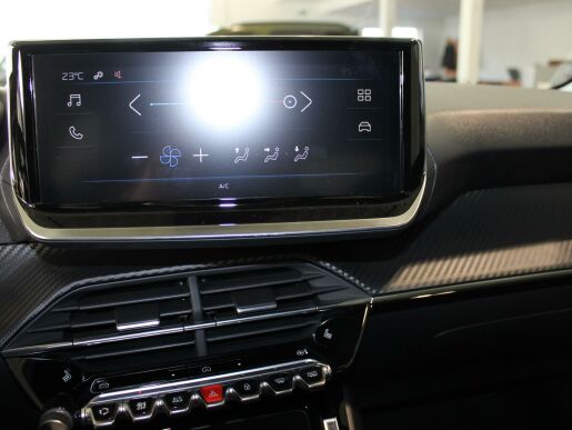 Peugeot 208 STYLE PureTech 100 S&S MA*9831