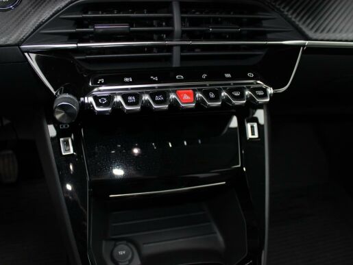Peugeot 2008 ALLURE PACK 1.2PureTech, 130HP