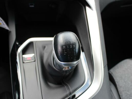 Peugeot 5008 1.5BlueHDi,130HP,Allure,7míst,
