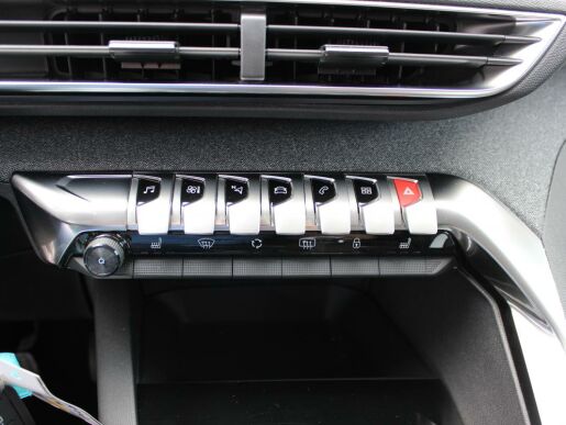 Peugeot 5008 1.5BlueHDi,130HP,Allure,7míst,