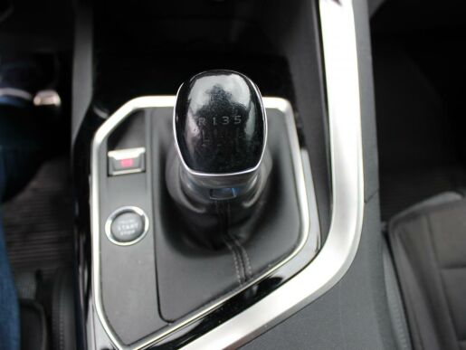 Peugeot 3008 1.5HDi,130HP,Allure,ČR,navi,