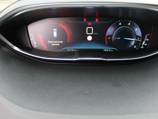 Peugeot 3008 1.5HDi,130HP,Allure,ČR,navi,