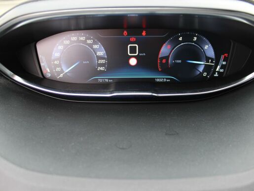 Peugeot 3008 1.5HDi,130HP,Allure,ČR,navi,