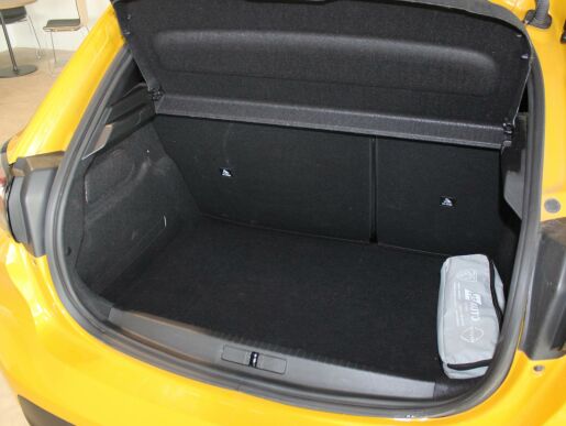 Peugeot 208 1.2PureTech,75HP,ČR,DPH,1.maj