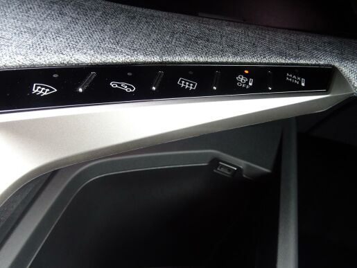 Peugeot 3008 ALLURE Hybrid 136k e-DCS6