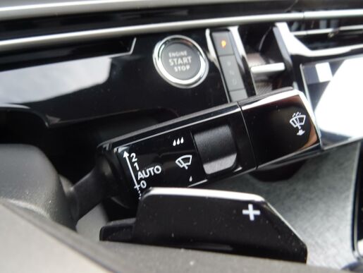 Peugeot 3008 ALLURE Hybrid 136k e-DCS6
