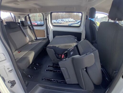 Peugeot Expert Combi L2 2,0 HDi 180 EAT8
