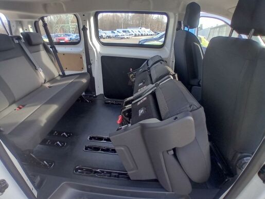Peugeot Expert Combi L2 2,0 HDi 180 EAT8