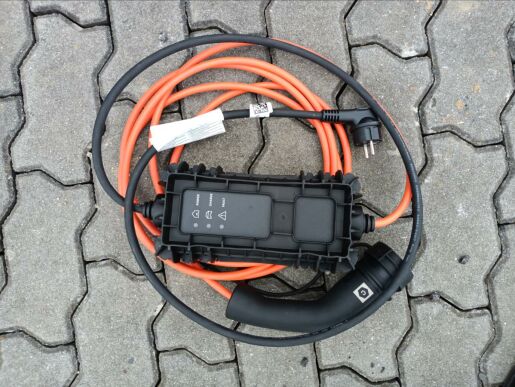 Peugeot 2008 GT Elektromotor 136 k
