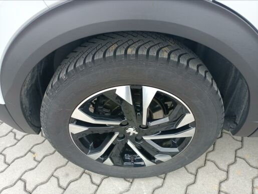 Peugeot 2008 GT Elektromotor 136 k