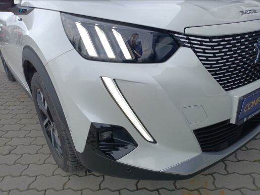 Peugeot 2008 GT Elektromotor 136 k