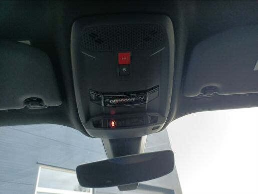 Peugeot 2008 GT Elektromotor 136 k