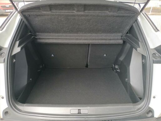 Peugeot 2008 GT Elektromotor 136 k