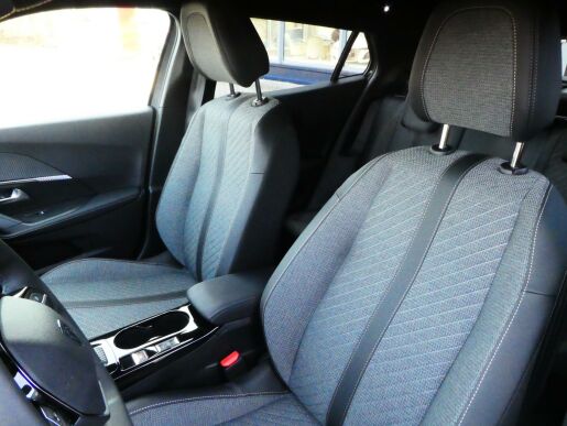 Peugeot 2008 E- ALLURE 115kW / bat. 54kWh