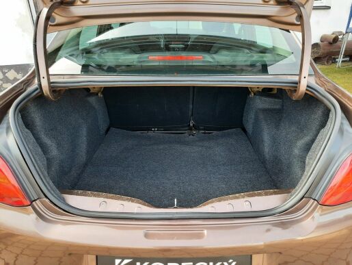 Peugeot 301 ALLURE 1.2 PT 82k M5 1.MAJ