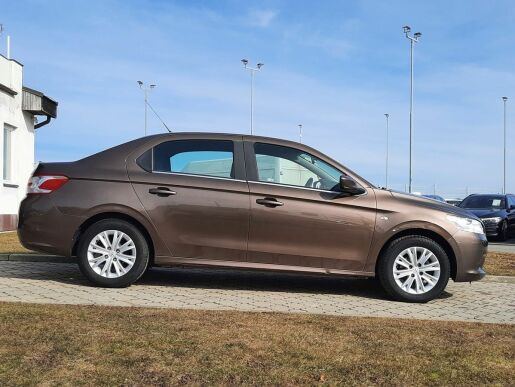 Peugeot 301 ALLURE 1.2 PT 82k M5 1.MAJ