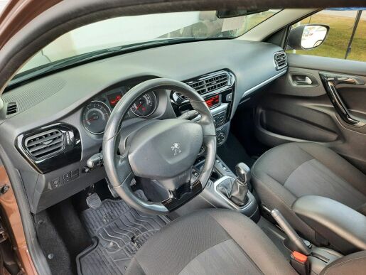 Peugeot 301 ALLURE 1.2 PT 82k M5 1.MAJ