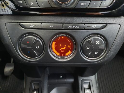 Peugeot 301 ALLURE 1.2 PT 82k M5 1.MAJ