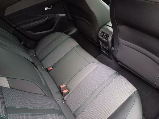 Peugeot 308 SW Allure BlueHDi 7 let zár.