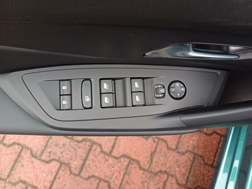 Peugeot 308 SW Allure BlueHDi 7 let zár.
