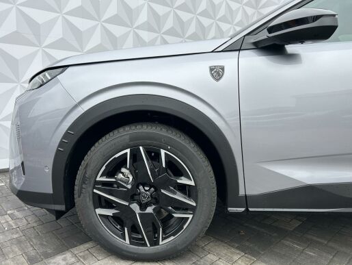 Peugeot 5008 GT Hybrid 136 e-DCS6