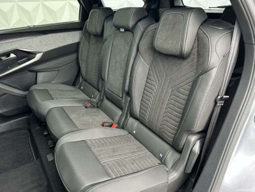 Peugeot 5008 GT Hybrid 136 e-DCS6