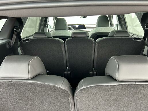Peugeot 5008 GT Hybrid 136 e-DCS6