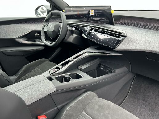 Peugeot 5008 GT Hybrid 136 e-DCS6