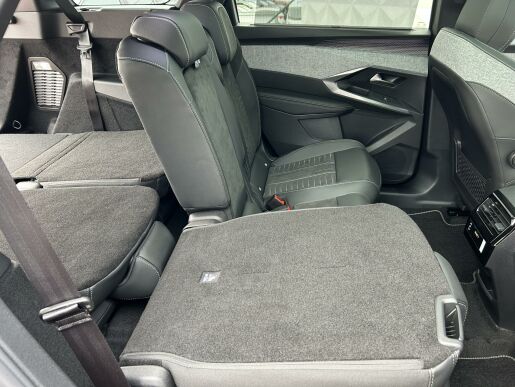 Peugeot 5008 GT Hybrid 136 e-DCS6