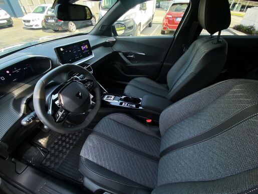 Peugeot 2008 ALLURE Hybrid 145 e-DCS6