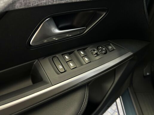 Peugeot 5008 ALLURE Hybrid 145 e-DCS6