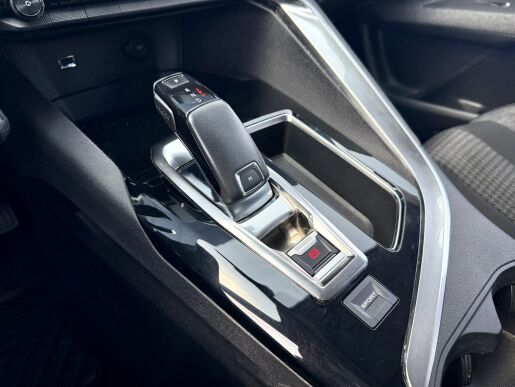 Peugeot 3008 ACTIVE, 130k, Automat, Výhřev sedadel