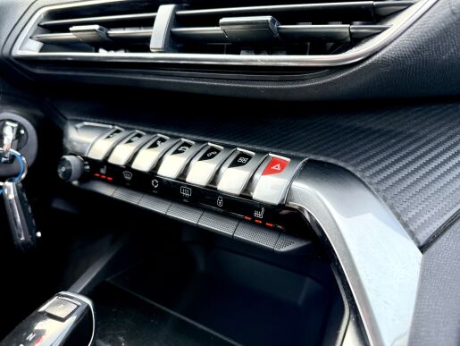 Peugeot 3008 ACTIVE, 130k, Automat, Výhřev sedadel