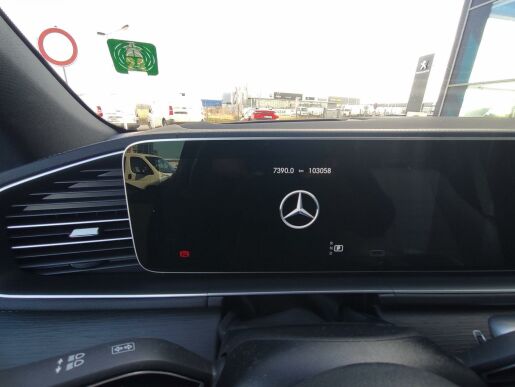 Mercedes-Benz GLE AMG 400 D 4 MATIC  330k 7 MÍST