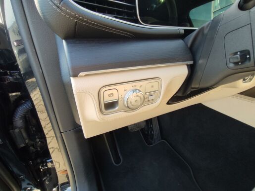 Mercedes-Benz GLE AMG 400 D 4 MATIC  330k 7 MÍST