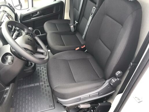 Peugeot Boxer 3000 L2H1 S&S MAN6 2,2 BlueHDi