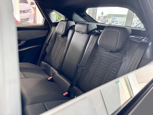 Peugeot 3008 ALLURE Hybrid 145k, Automat